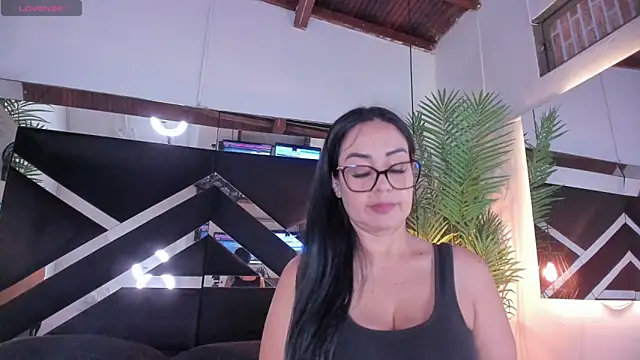 Snapshot of emily-fox chatting on 21, 7, 2026 emily-fox online show from 21, 7, 2026