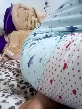 Snapshot of Bombamom chatting on 23, 2, 2026 Bombamom online show from 23, 2, 2026