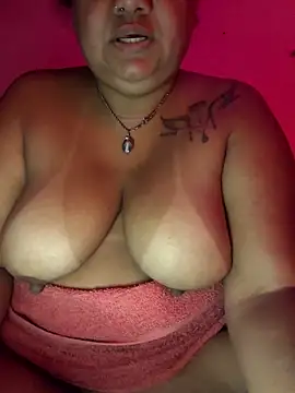 Carlabrasileira online show from 10, 9, 2025