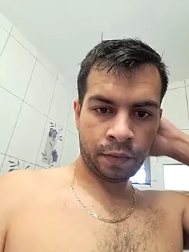 Snapshot of hornny1995 chatting on 8, 10, 2025 hornny1995 online show from 8, 10, 2025