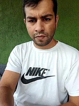 Snapshot of hornny1995 chatting on 13, 9, 2025 hornny1995 online show from 13, 9, 2025