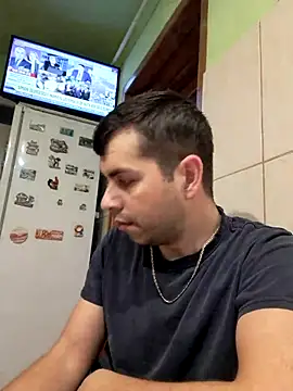 Snapshot of hornny1995 chatting on 4, 3, 2025 hornny1995 online show from 4, 3, 2025