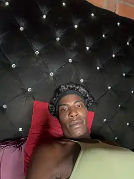 Snapshot of Richchocolatesweet_ chatting on 5, 5, 2026 Richchocolatesweet online show from 5, 5, 2026