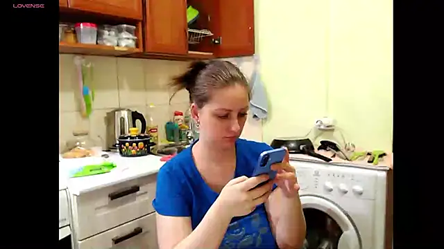 Sakura Green online show from 18, 3, 2025