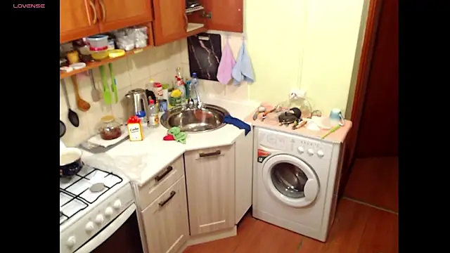 Sakura Green online show from 22, 3, 2025