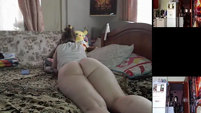 Sakura Green online show from 27, 10, 2025