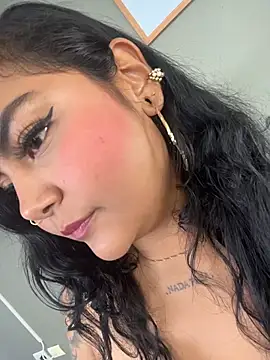 Juli Walker online show from 8, 5, 2026