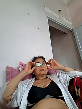 Hotestlove online show from 1, 4, 2026