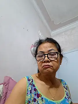 Hotestlove online show from 6, 5, 2026