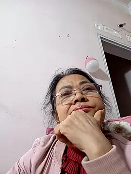 Snapshot of Hotestlove chatting on 5, 2, 2026 Hotestlove online show from 5, 2, 2026