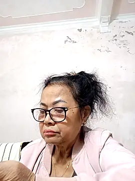 Snapshot of Hotestlove chatting on 5, 12, 2025 Hotestlove online show from 5, 12, 2025