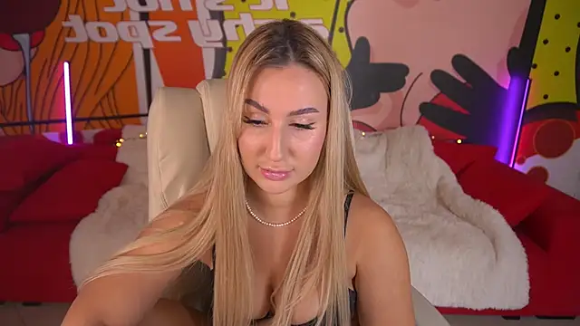 Snapshot of LiaBrazzerr chatting on 19, 10, 2025 LiaBrazzerr online show from 19, 10, 2025