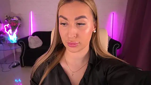 Snapshot of LiaBrazzerr chatting on 8, 3, 2025 LiaBrazzerr online show from 8, 3, 2025