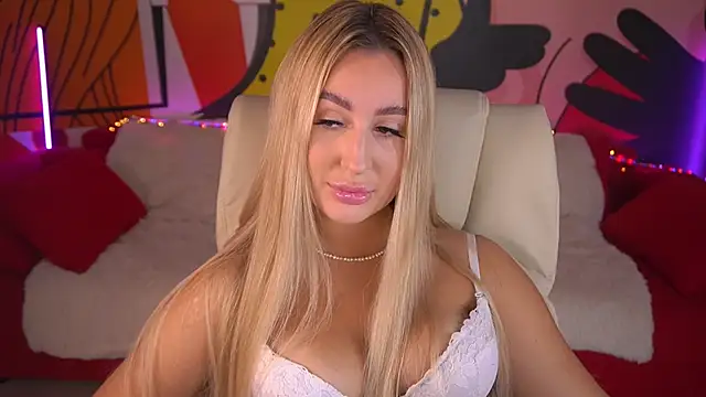 Snapshot of LiaBrazzerr chatting on 18, 10, 2025 LiaBrazzerr online show from 18, 10, 2025