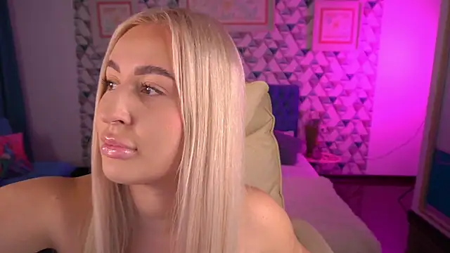 LiaBrazzerr online show from 15, 4, 2026