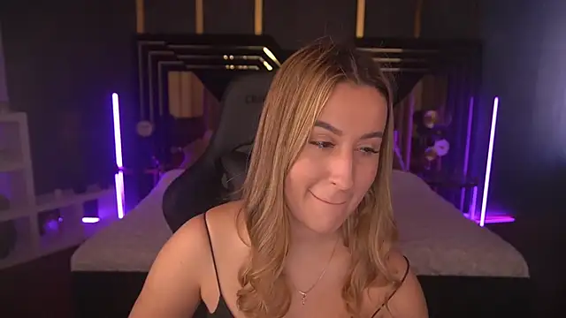 Snapshot of LiaBrazzerr chatting on 27, 2, 2025 LiaBrazzerr online show from 27, 2, 2025