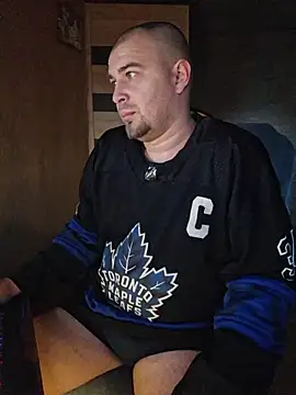 Foxyshaved online show from 9, 10, 2025