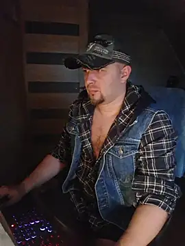 Foxyshaved online show from 27, 10, 2025