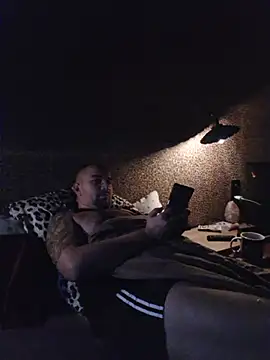 Foxyshaved online show from 2, 10, 2025