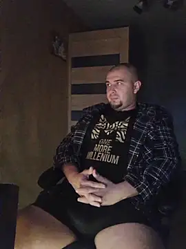 Foxyshaved online show from 17, 10, 2025