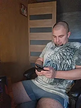 Foxyshaved online show from 3, 10, 2025