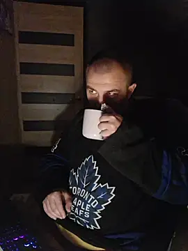 Foxyshaved online show from 24, 10, 2025