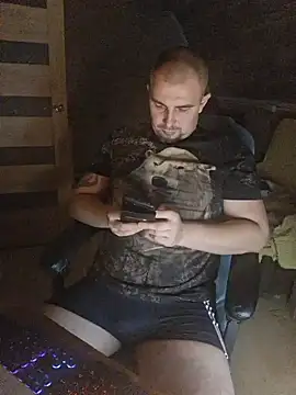 Foxyshaved online show from 18, 11, 2025