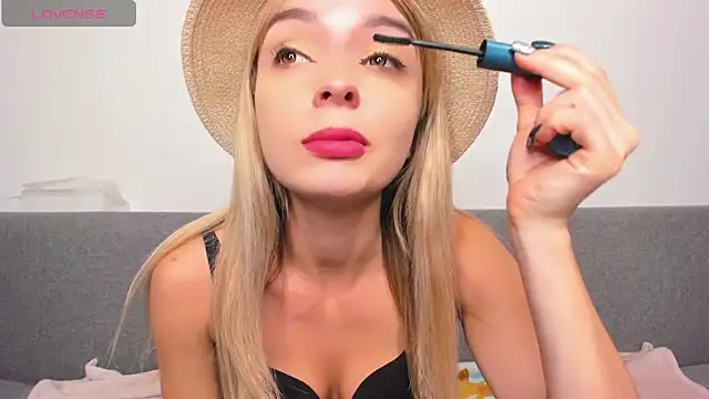  ellen meow  online show from 19, 3, 2025