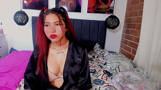 kyliejenner hot online show from 4, 3, 2025