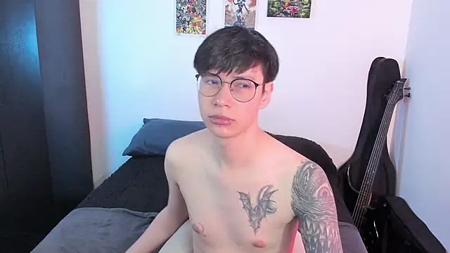 Snapshot of Aventure_Twinks chatting on 16, 6, 2026 Aventure Twinks online show from 16, 6, 2026