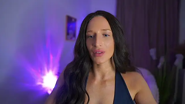 Nicolette  Shea  online show from 6, 7, 2026