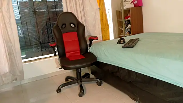 fantasty nylon online show from 22, 3, 2026