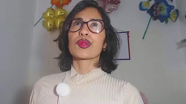 fantasty nylon online show from 18, 10, 2025