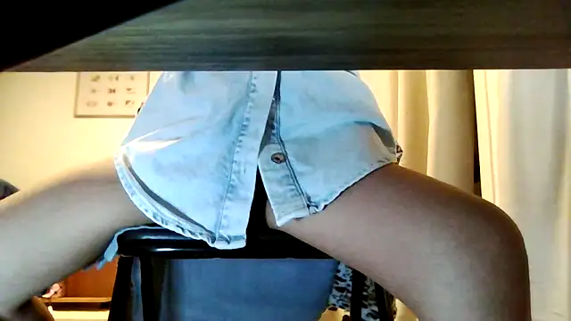 Snapshot of petite-Alondra chatting on 1, 2, 2026 petite-Alondra online show from 1, 2, 2026