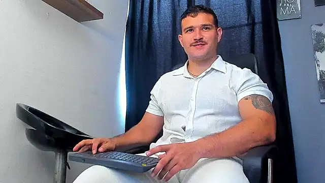 Snapshot of AndrewDiaz chatting on 12, 7, 2026 AndrewDiaz online show from 12, 7, 2026