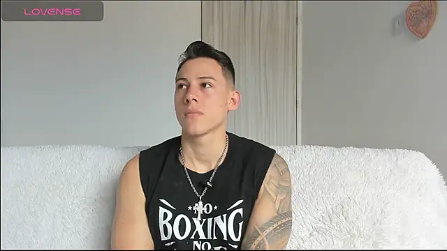 Snapshot of Muscle_King_Cum chatting on 10, 7, 2026 Muscle King Cum online show from 10, 7, 2026