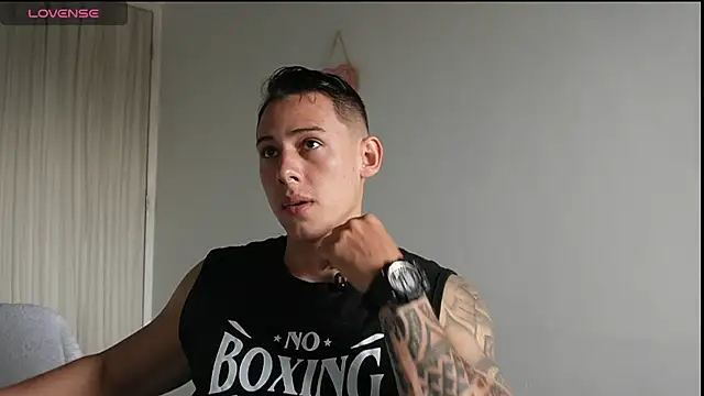 Snapshot of Muscle_King_Cum chatting on 2, 7, 2026 Muscle King Cum online show from 2, 7, 2026
