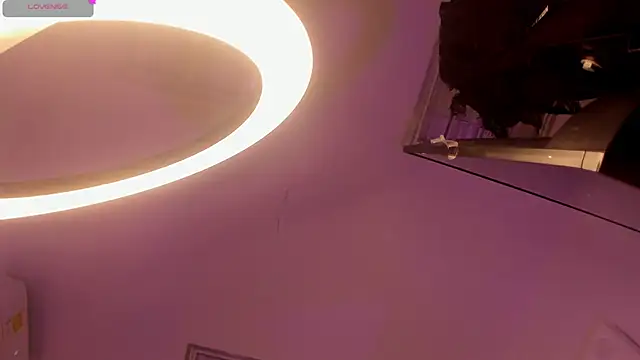 Hilary Smile  online show from 4, 11, 2025