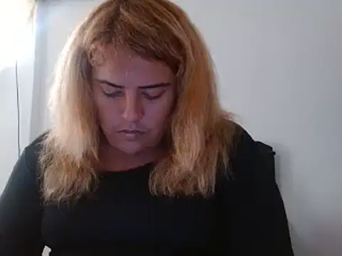 KIARAMARSHALLWELLZ online show from 8, 2, 2025