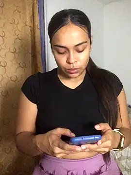 Snapshot of JuanaSimons chatting on 13, 12, 2025 JuanaSimons online show from 13, 12, 2025