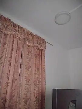 Snapshot of JuanaSimons chatting on 3, 12, 2025 JuanaSimons online show from 3, 12, 2025