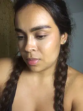 Snapshot of JuanaSimons chatting on 6, 1, 2026 JuanaSimons online show from 6, 1, 2026