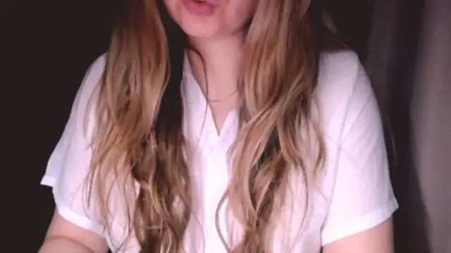 Snapshot of fiona_cute_2 chatting on 2, 3, 2026 fiona cute 2 online show from 2, 3, 2026