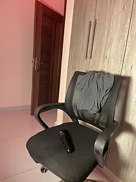 Candiey001 online show from 5, 4, 2026