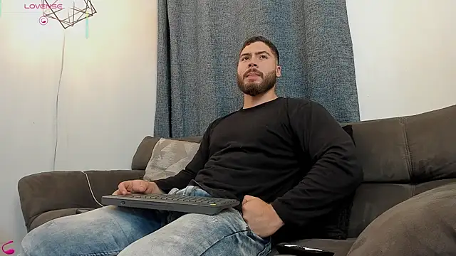 SebastianVilla  online show from 26, 9, 2025