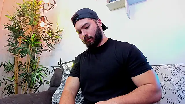 Snapshot of SebastianVilla_ chatting on 5, 7, 2026 SebastianVilla online show from 5, 7, 2026