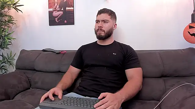 SebastianVilla  online show from 18, 10, 2025