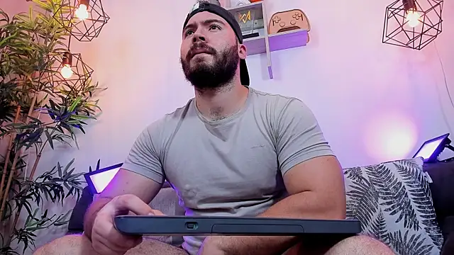 Snapshot of SebastianVilla_ chatting on 24, 6, 2026 SebastianVilla online show from 24, 6, 2026