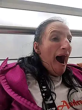 Andrefoxx  online show from 31, 10, 2025