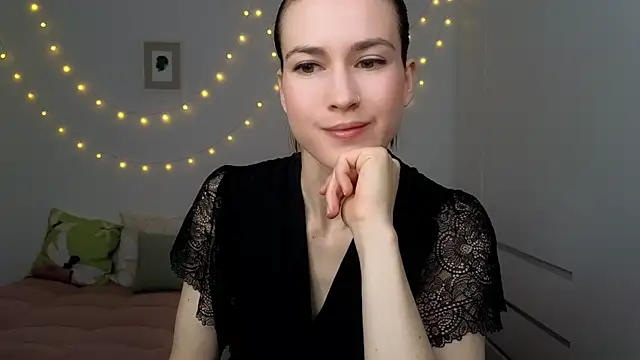 Snapshot of AliciaNewell chatting on 3, 7, 2026 AliciaNewell online show from 3, 7, 2026